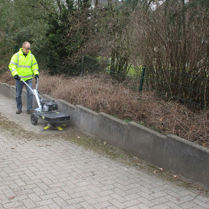 Kwern Pro 66 onkruidborstelmachine muur